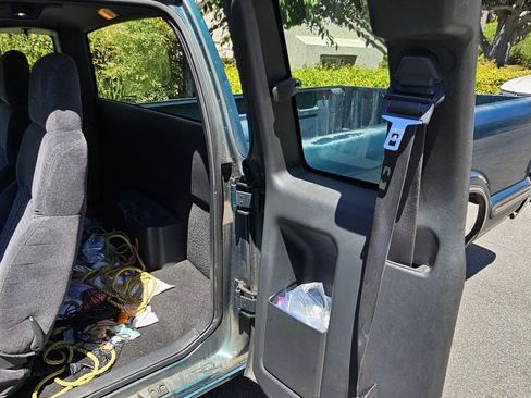 Used 1998 Chevrolet S10 Pickup LS image 15