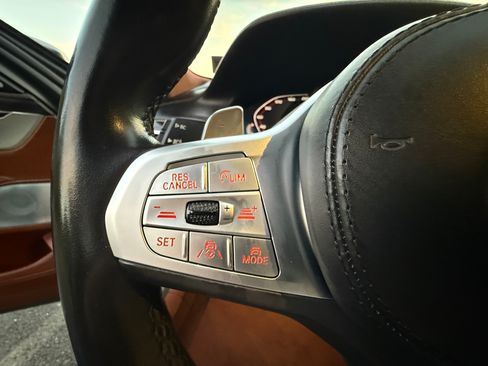 Used 2020 BMW M760i xDrive w/ Luxury Rear Seating Package image 22