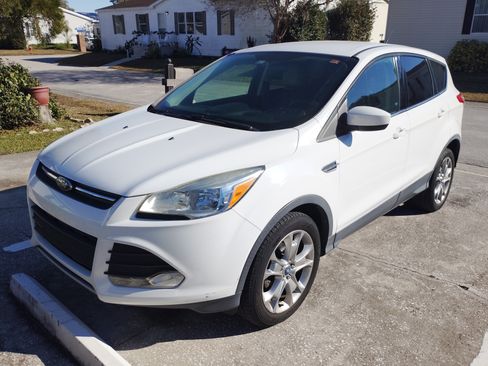 Used 2014 Ford Escape SE image 2