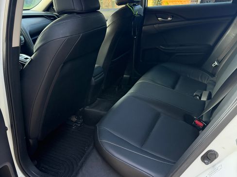 Used 2019 Honda Insight Touring image 16