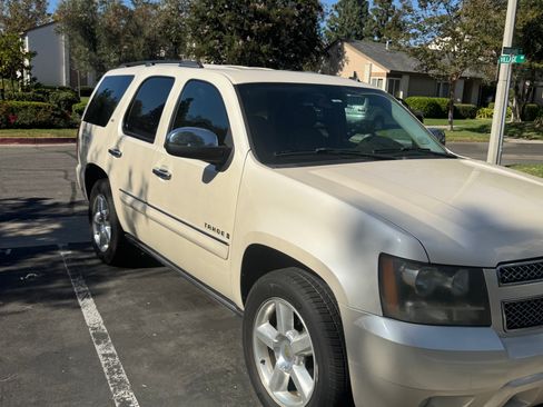 Used 2008 Chevrolet Tahoe LTZ w/ LTZ Preferred Equipment Group RWD image 10