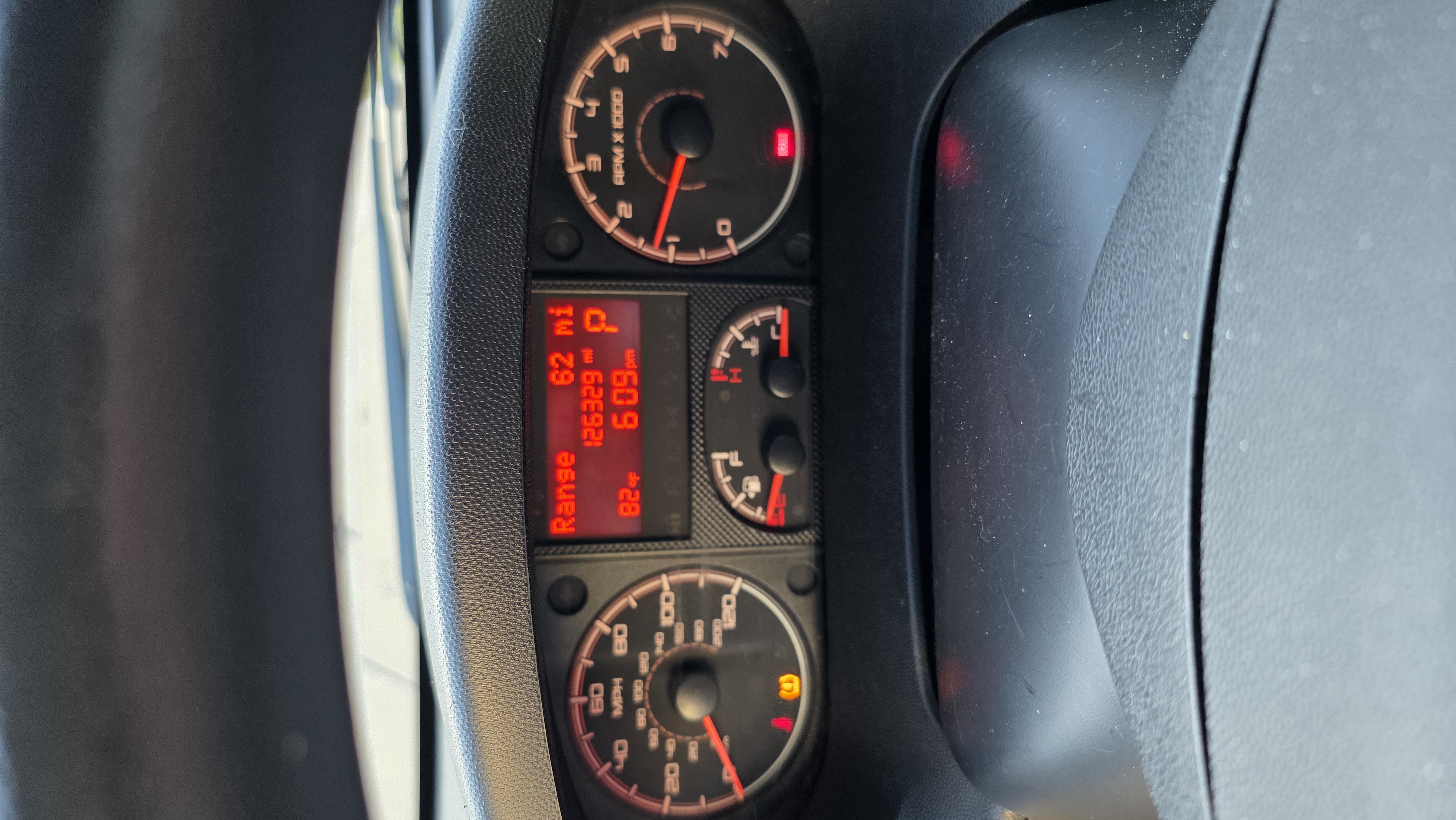 Used 2021 RAM ProMaster 2500 FWD image 1