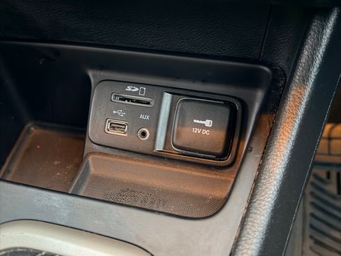 Used 2016 Jeep Cherokee Latitude w/ Comfort/Convenience Group FWD image 13