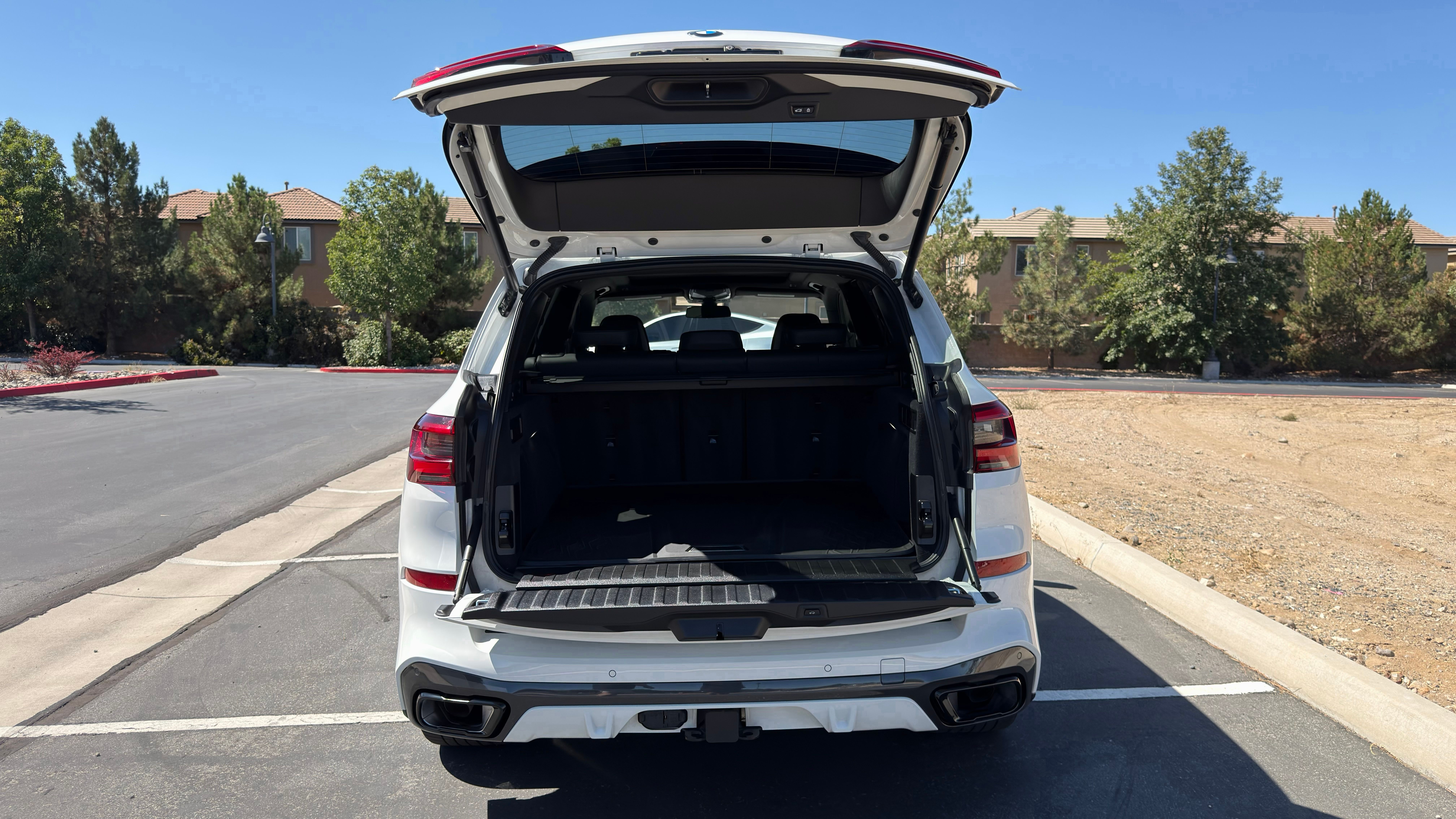 Used 2022 BMW X5 xDrive40i w/ M Sport Package AWD/4WD image 19