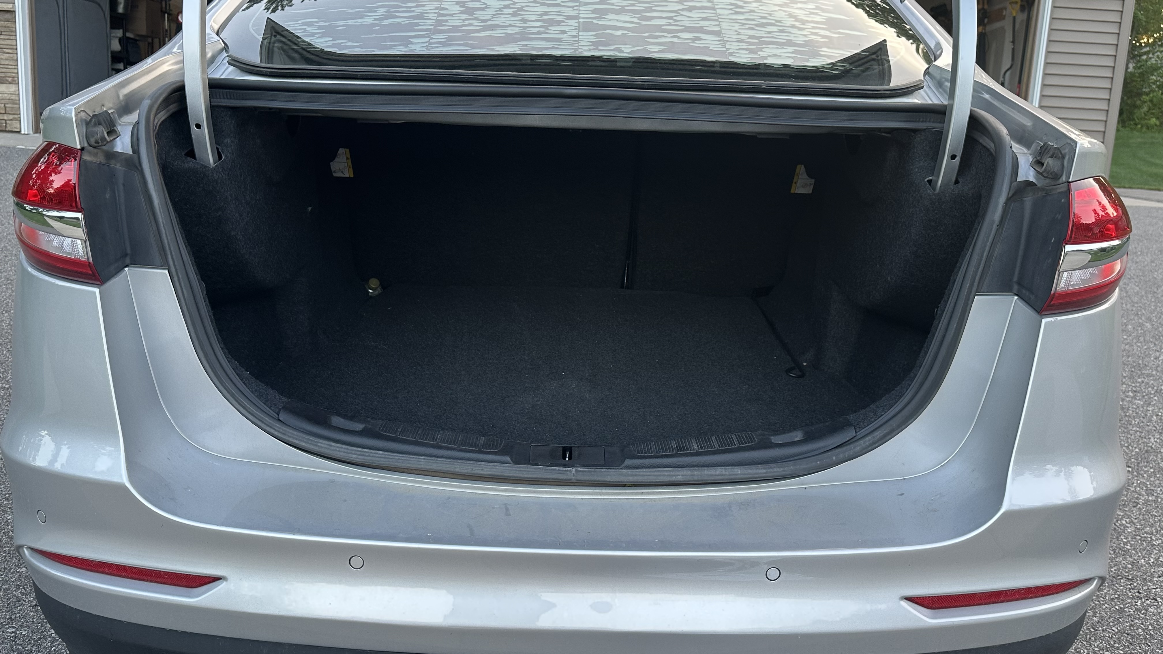 Used 2019 Ford Fusion SE FWD image 8