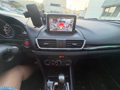 Used 2016 MAZDA MAZDA3 i Touring image 16