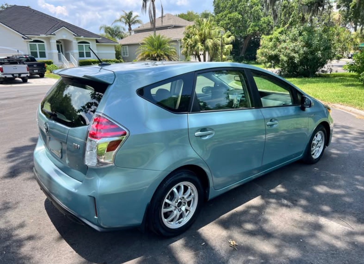 Used 2015 Toyota Prius V Four FWD image 8