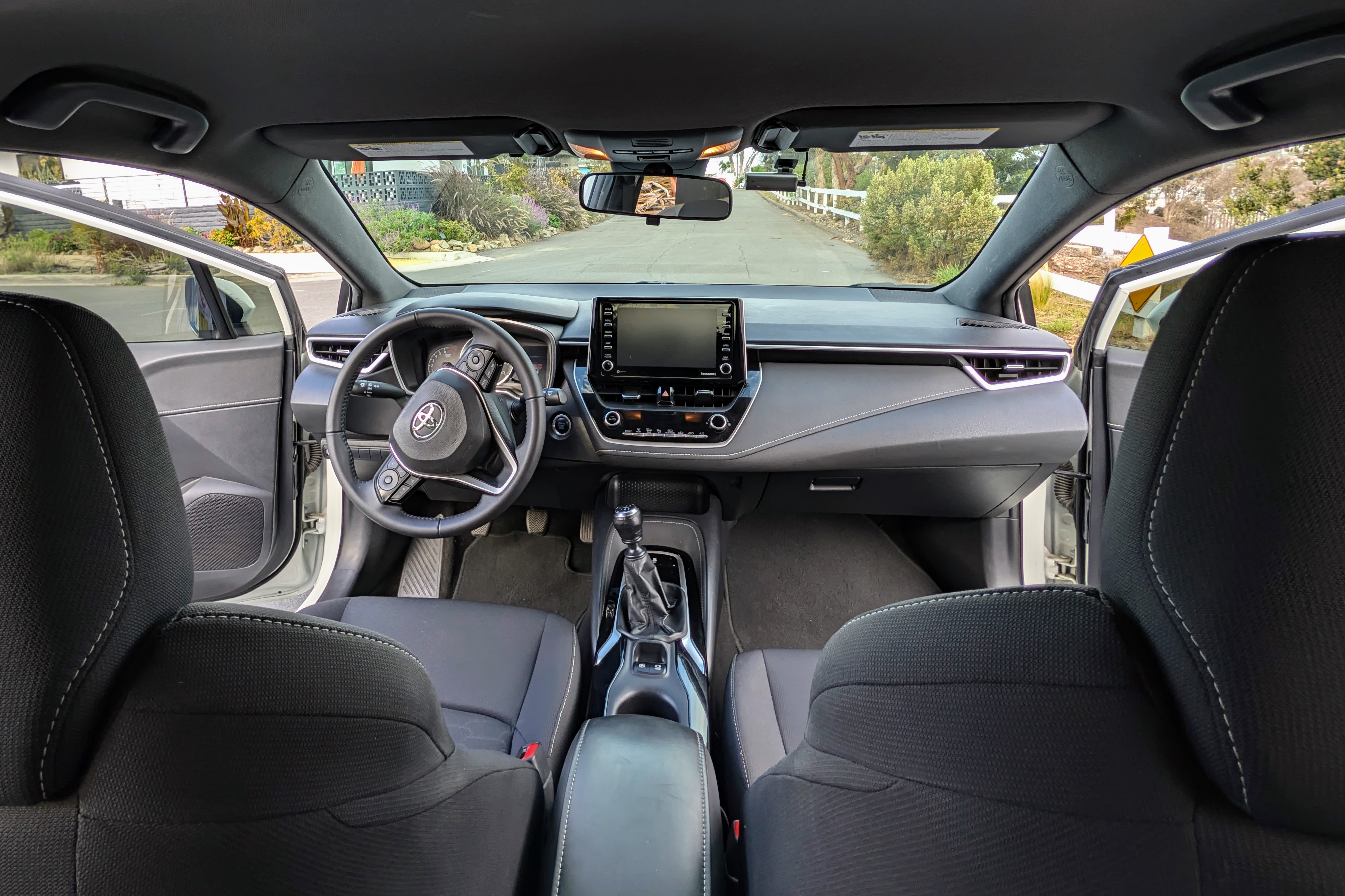 Used 2020 Toyota Corolla SE w/ Blackout Package FWD image 17