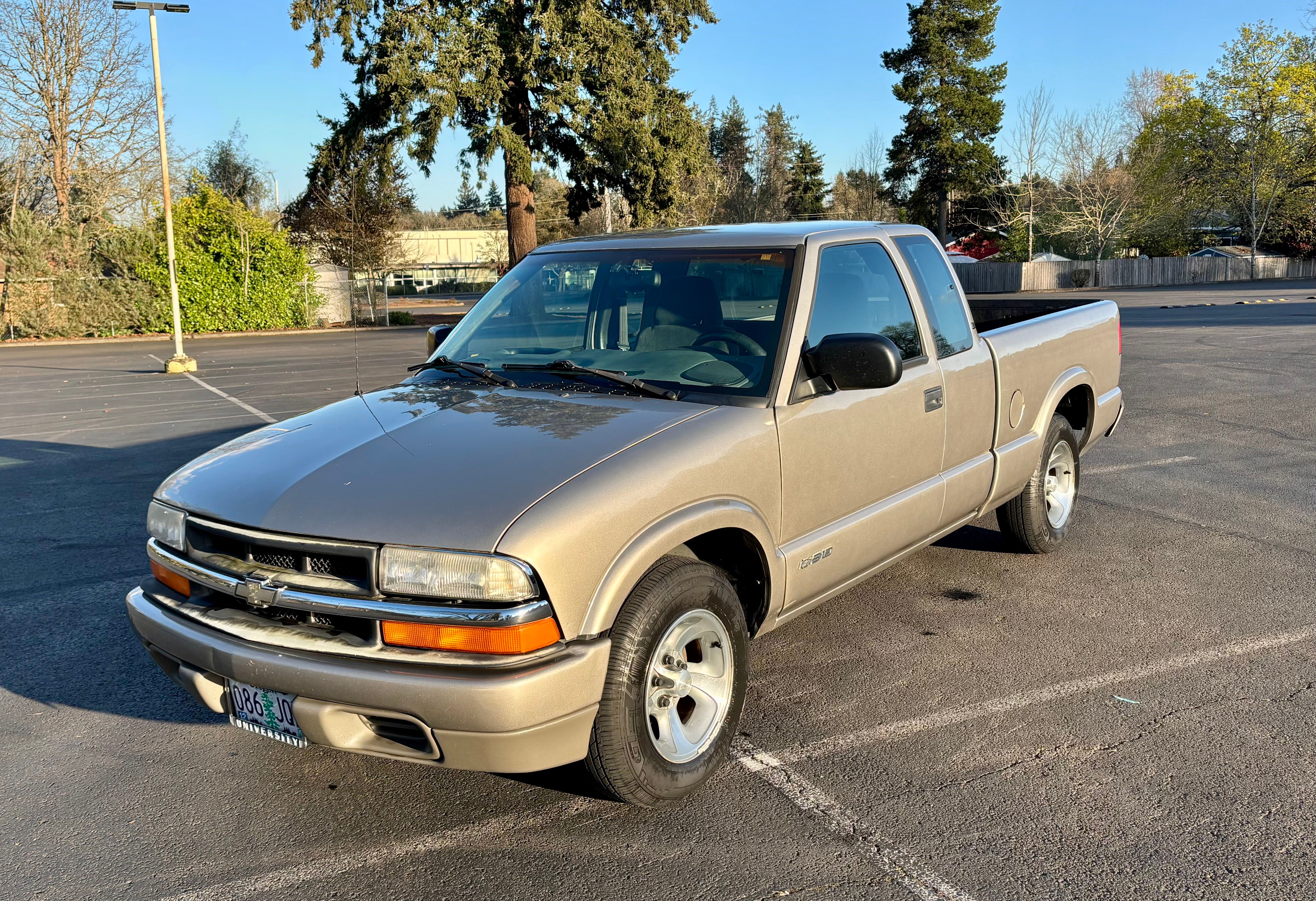 Used 2000 Chevrolet S10 Pickup LS w/ Preferred Equipment Group RWD image 1