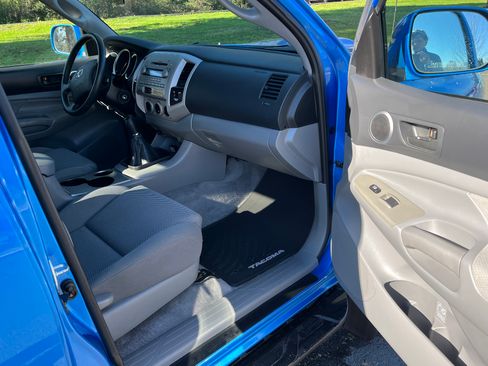 Used 2006 Toyota Tacoma PreRunner image 10