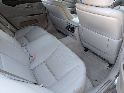 Used 2008 Lexus LS 460 image 10