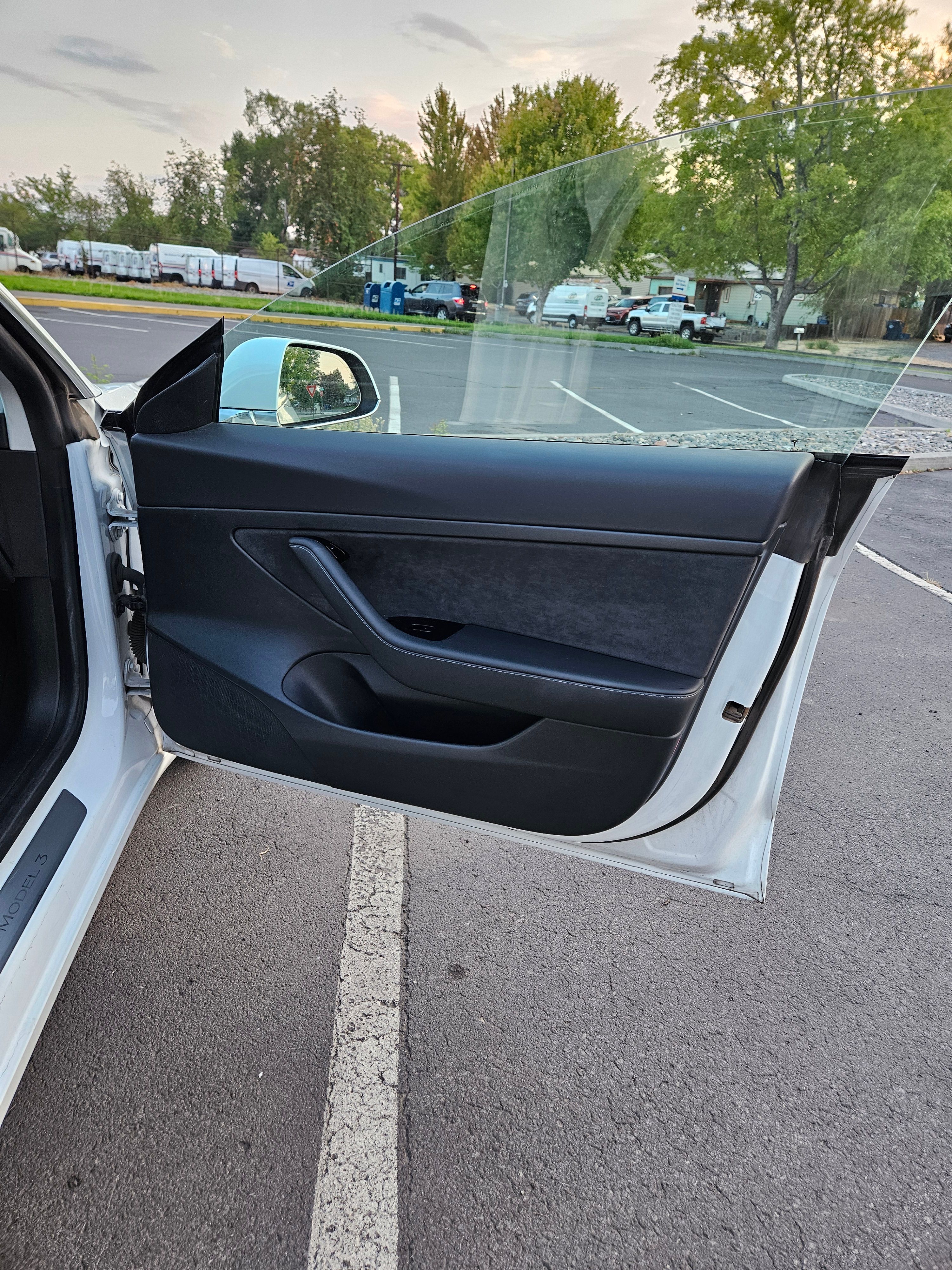 Used 2020 Tesla Model 3 Standard Range Plus RWD image 14