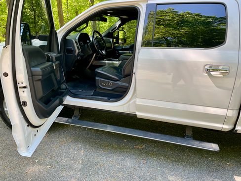 Used 2019 Ford F250 Platinum w/ Platinum Ultimate Package AWD/4WD image 9