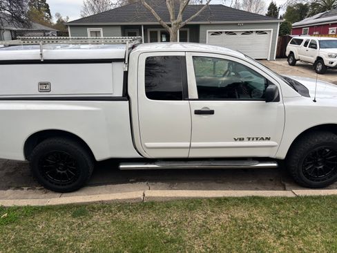 Used 2008 Nissan Titan SE image 4