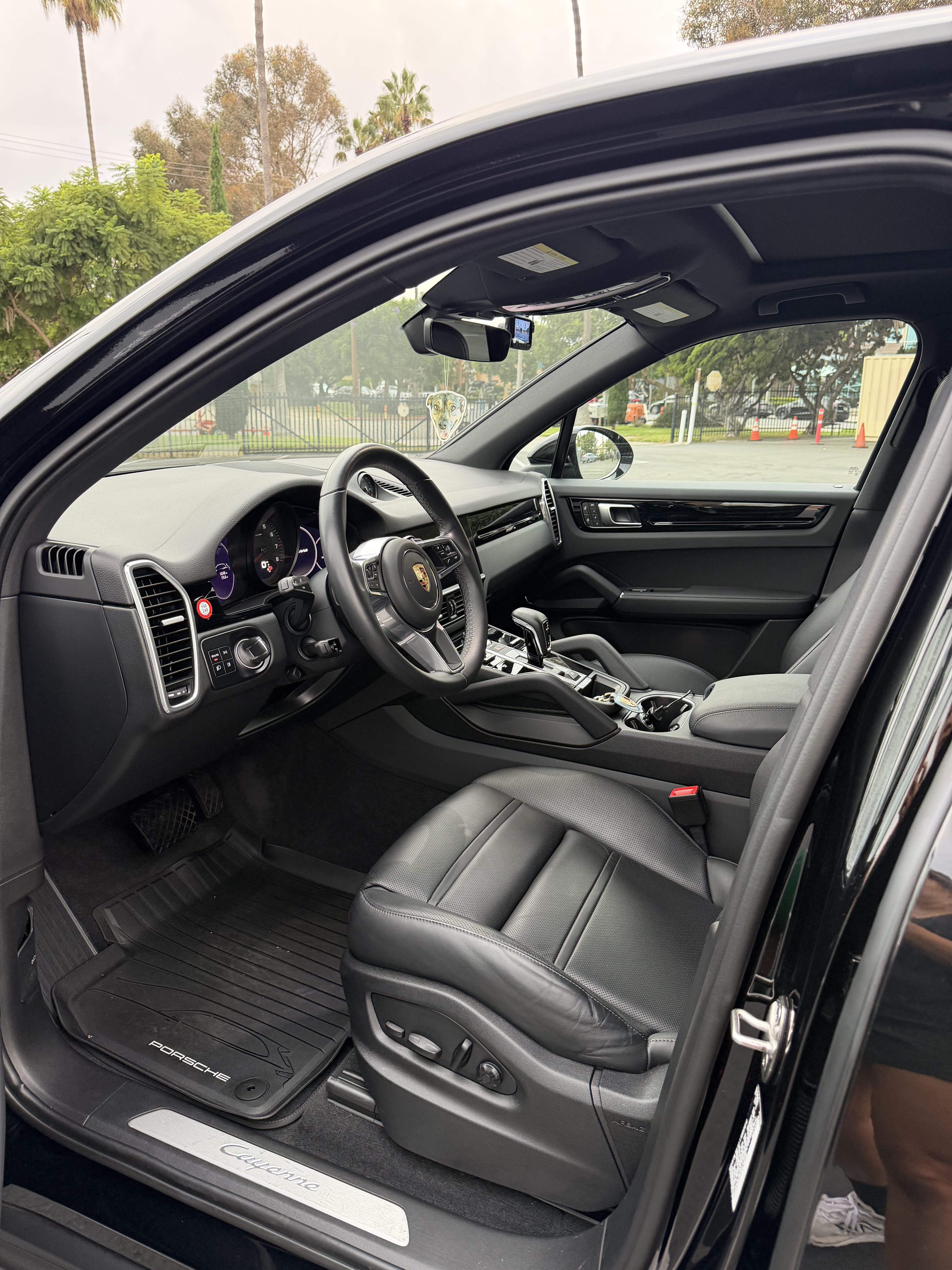 Used 2023 Porsche Cayenne AWD/4WD image 6