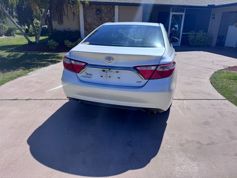 Used 2016 Toyota Camry SE FWD image 5