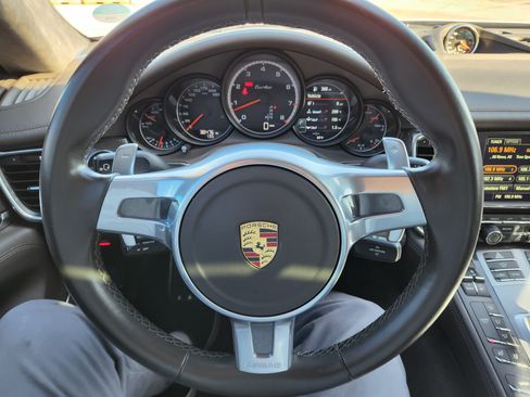 Used 2016 Porsche Panamera Turbo image 10