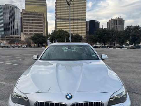 Used 2011 BMW 528i Sedan image 4