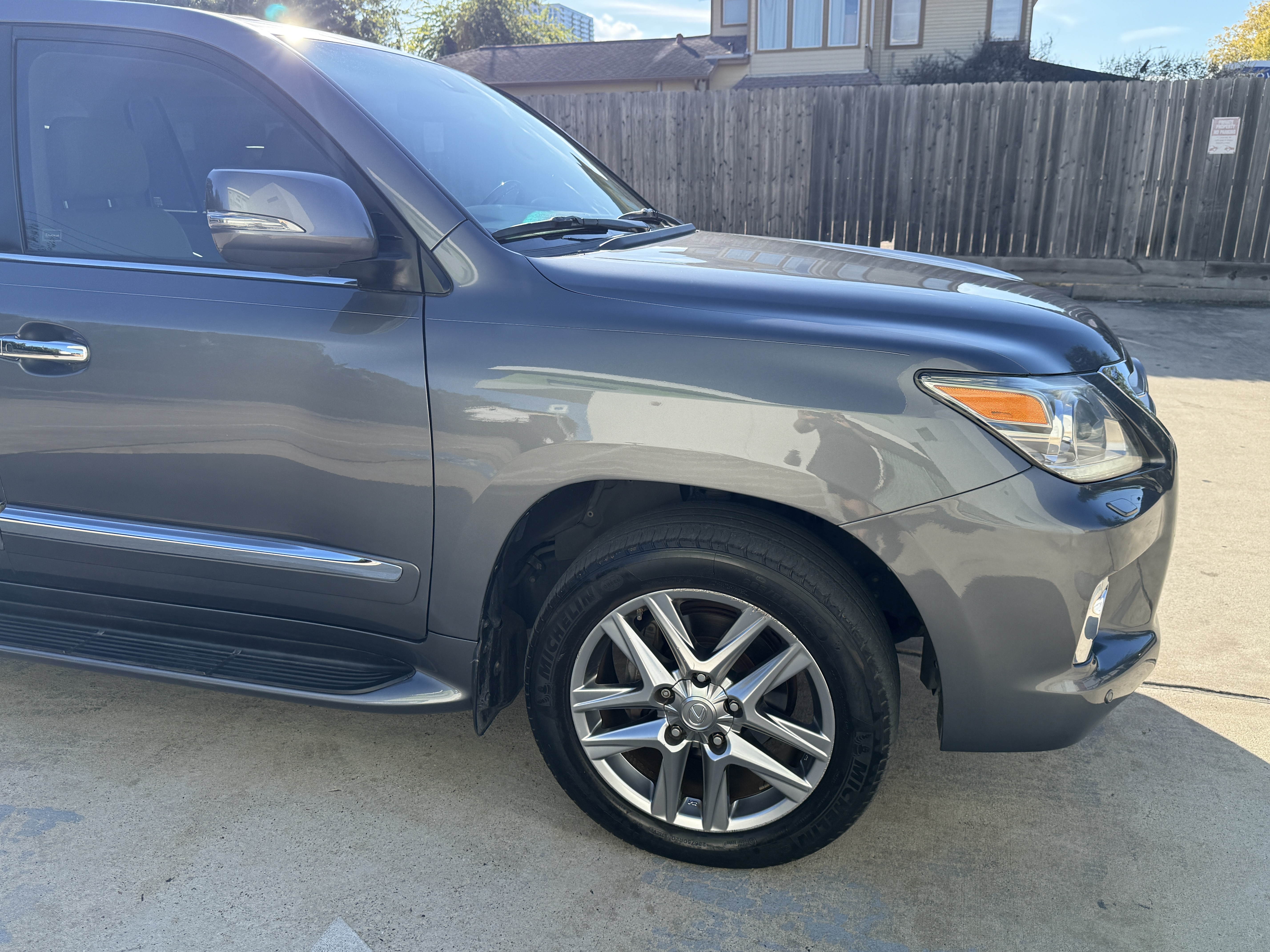 Used 2013 Lexus LX 570 4WD w/ Luxury Pkg image 15