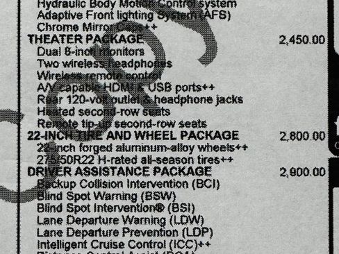 Used 2018 INFINITI QX80 Sport Utility 4D w/ Deluxe Technology Package image 16