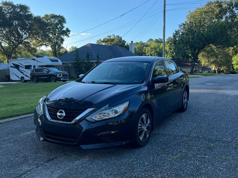 Used 2018 Nissan Altima 2.5 S w/ S Convenience Package FWD image 1