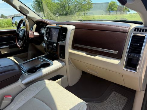 Used 2018 RAM 1500 Laramie Longhorn w/ Longhorn Southfork Package AWD/4WD image 14