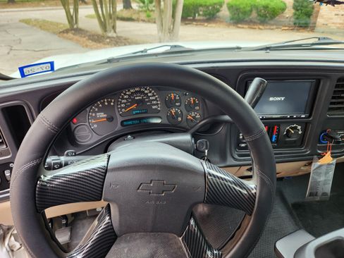 Used 2004 Chevrolet Silverado 1500 W/T image 13