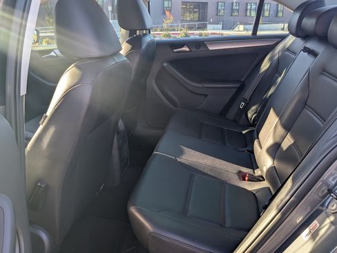 Used 2013 Volkswagen Jetta TDI image 12