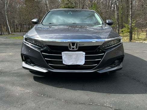 Used 2022 Honda Accord Touring image 2
