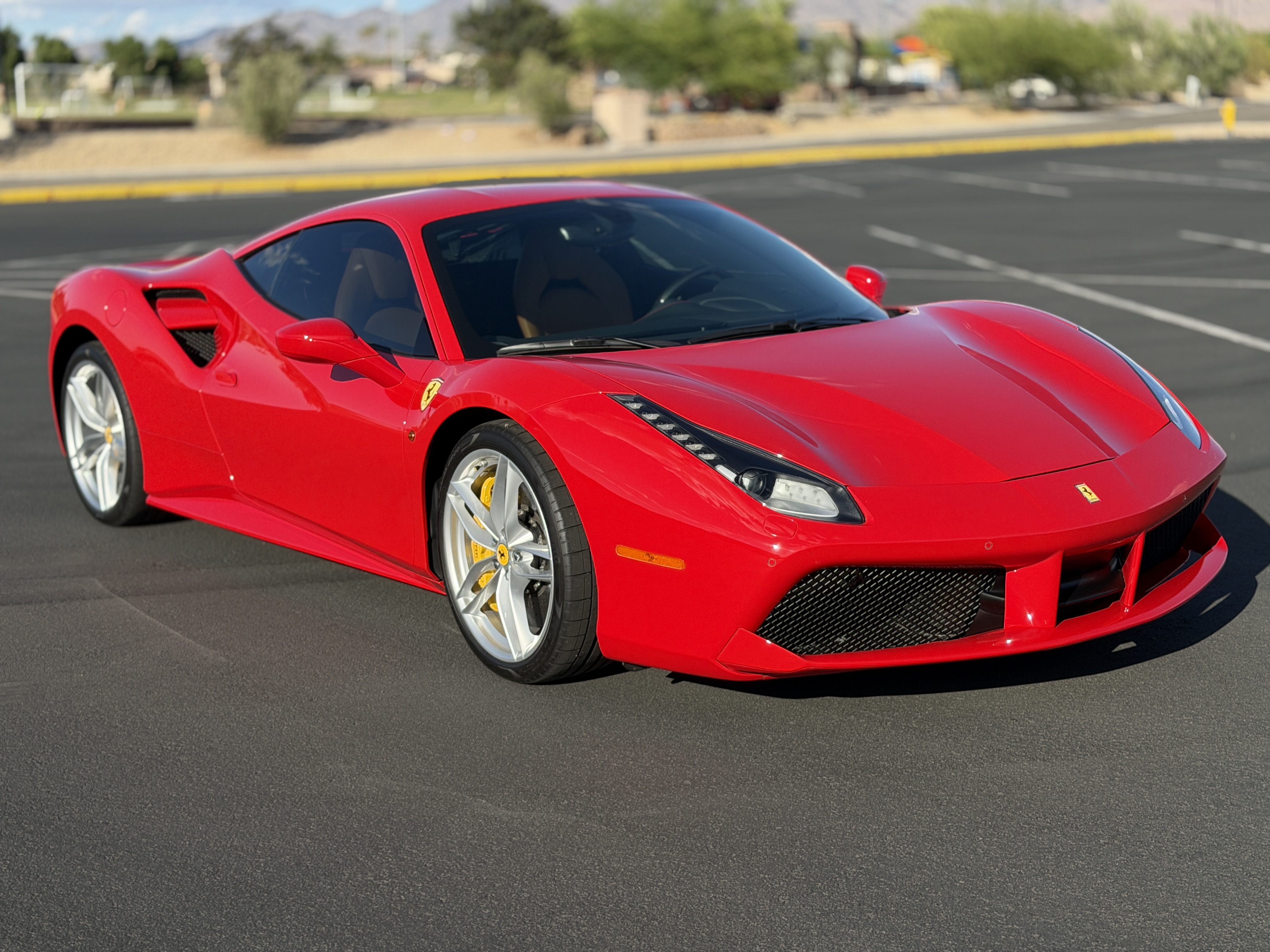 Used 2016 Ferrari 488 GTB RWD image 2