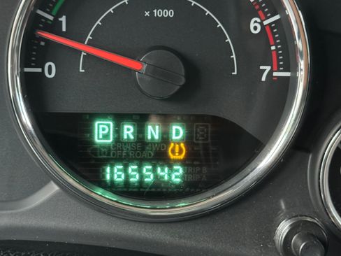 Used 2011 Jeep Wrangler Unlimited Sahara image 15