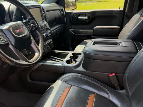 Used 2021 GMC Sierra 1500 AT4 w/ AT4 Value Package AWD/4WD image 8