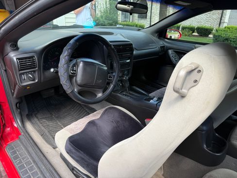 Used 2001 Chevrolet Camaro LT image 8