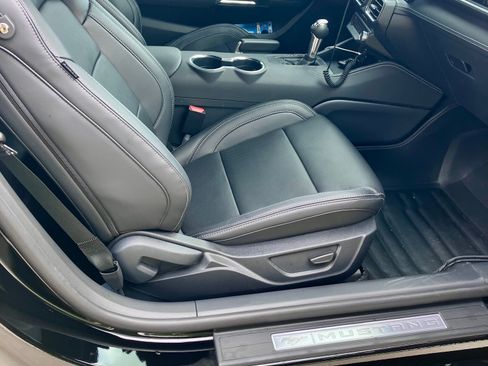 Used 2025 Ford Mustang GT Premium w/ GT Performance Package RWD image 16