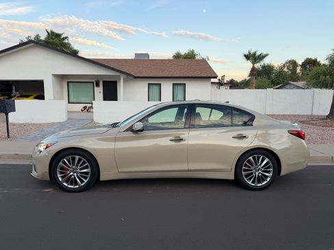 Used 2018 INFINITI Q50 Luxe RWD image 2