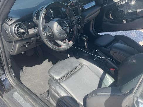 Used 2019 MINI Cooper S w/ Premium Package image 9