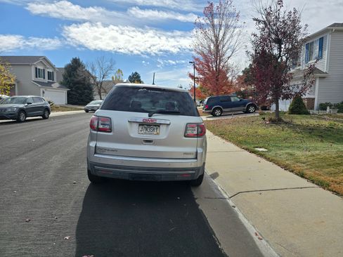 Used 2013 GMC Acadia SLE image 5
