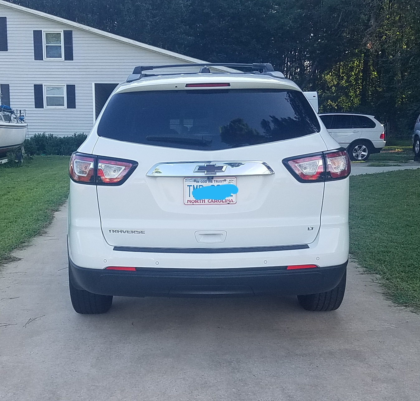 Used 2017 Chevrolet Traverse LT w/ Style and Technology Package FWD image 11
