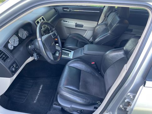 Used 2007 Chrysler 300 C w/ SRT Design Group RWD image 11