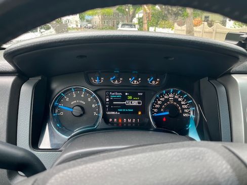 Used 2013 Ford F150 XLT w/ Luxury Equipment Group AWD/4WD image 4