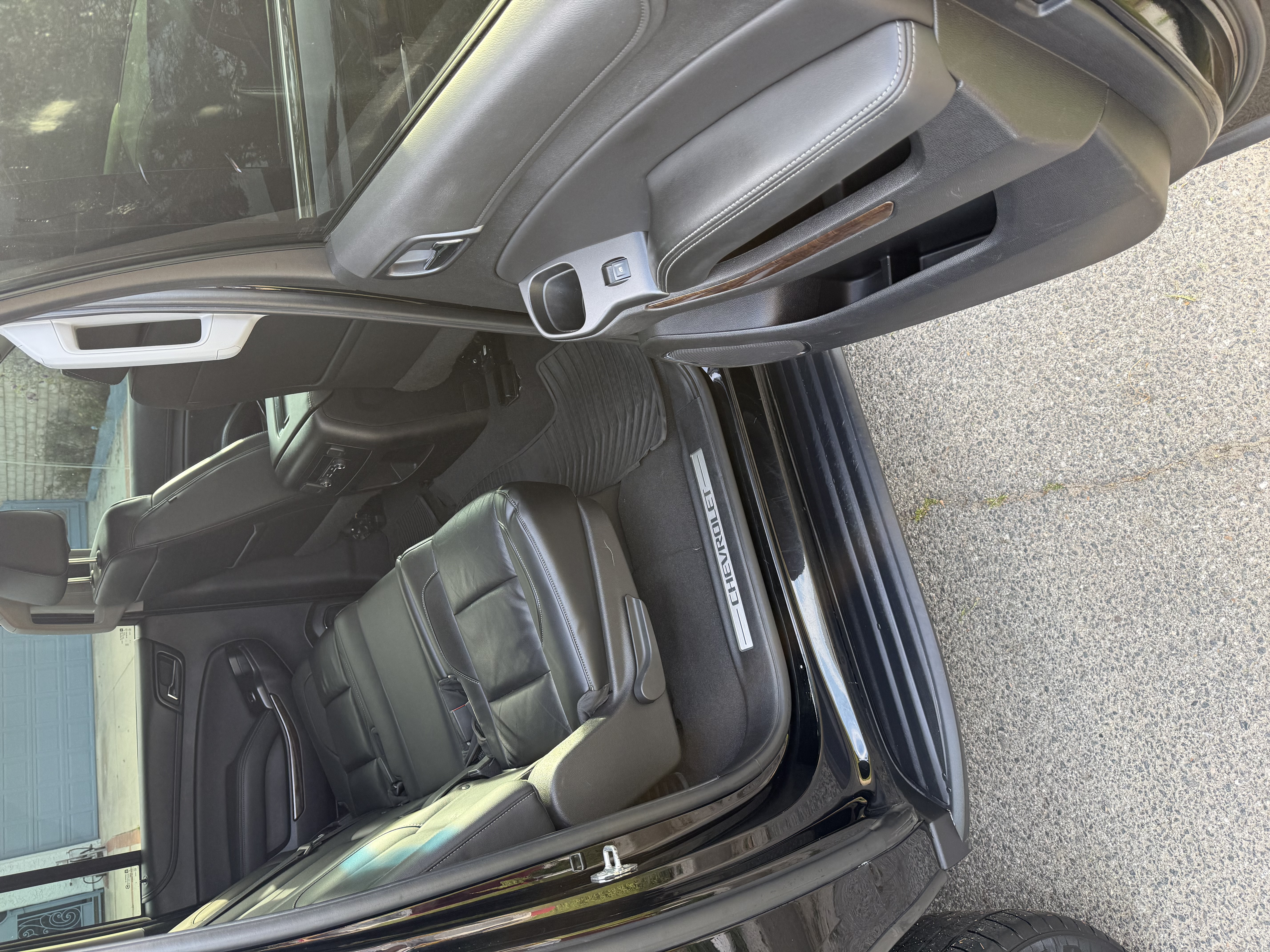 Used 2019 Chevrolet Suburban LT RWD image 13