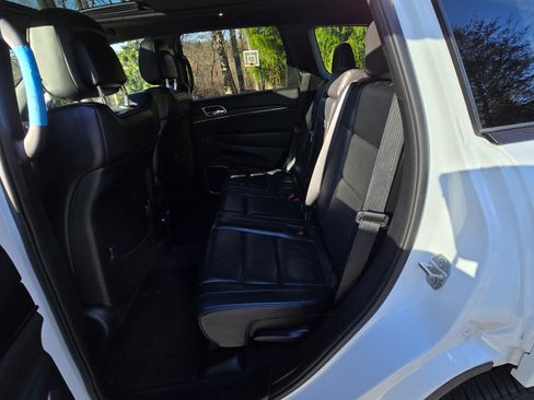 Used 2018 Jeep Grand Cherokee High Altitude image 2