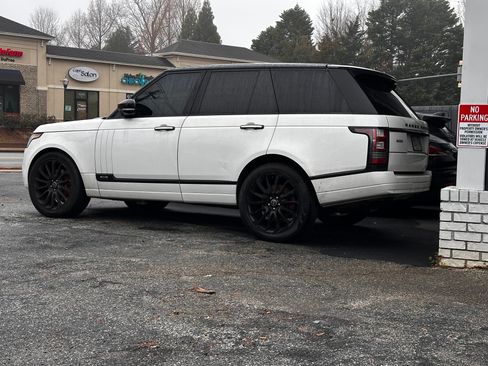 Used 2013 Land Rover Range Rover Supercharged image 3