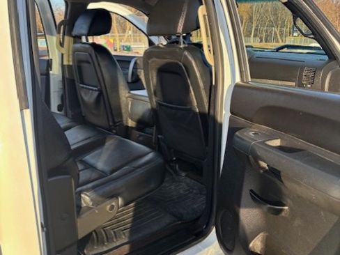 Used 2012 Chevrolet Silverado 2500 LT w/ Interior Plus Package image 13