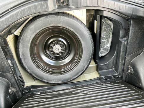 Used 2015 Toyota RAV4 XLE FWD image 6