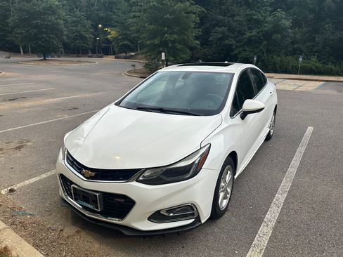 Used 2016 Chevrolet Cruze LT w/ Sun And Sound Package FWD image 13