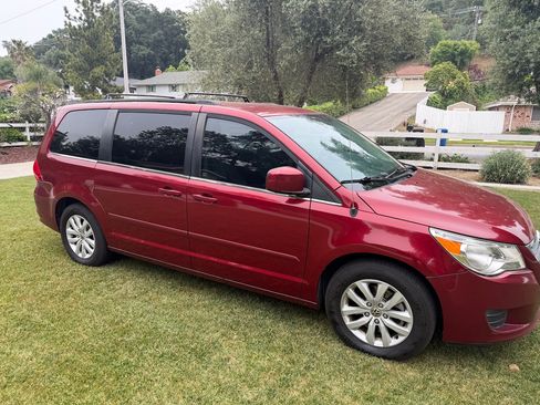 Used 2014 Volkswagen Routan SE image 22