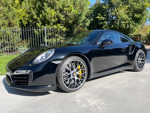 Used 2014 Porsche 911 Turbo S image 4