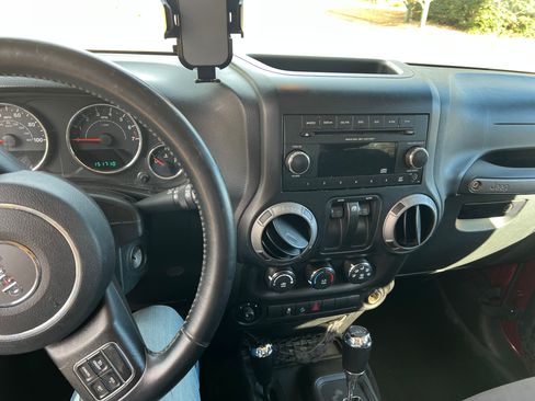 Used 2013 Jeep Wrangler Sport image 6