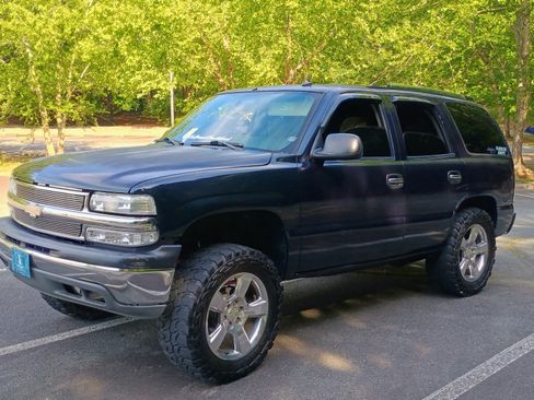 Used 2004 Chevrolet Tahoe LS w/ Safe And Secure Package RWD image 1